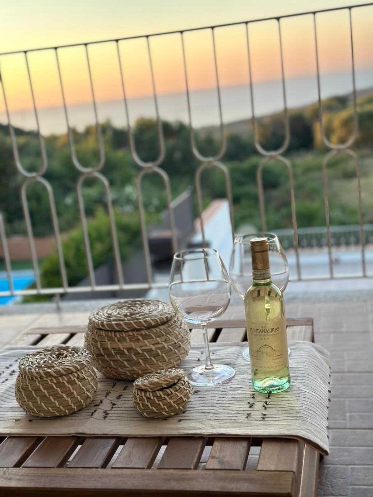 Willa Costa Rossa View Sunset Cascabraga Zewnętrze zdjęcie